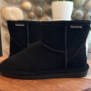 BEARPAW Short Booties in Black